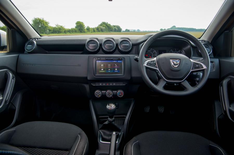 Торпедо Dacia Duster Comfort 2018 года  (UK) (фото 18 из 35)